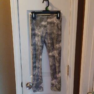 Girls Gray Tie-Dye Leggings